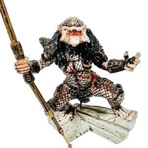 Predator 2 One Coin Series Howling Predator Figure by Kotobukiya 2004 Vintage